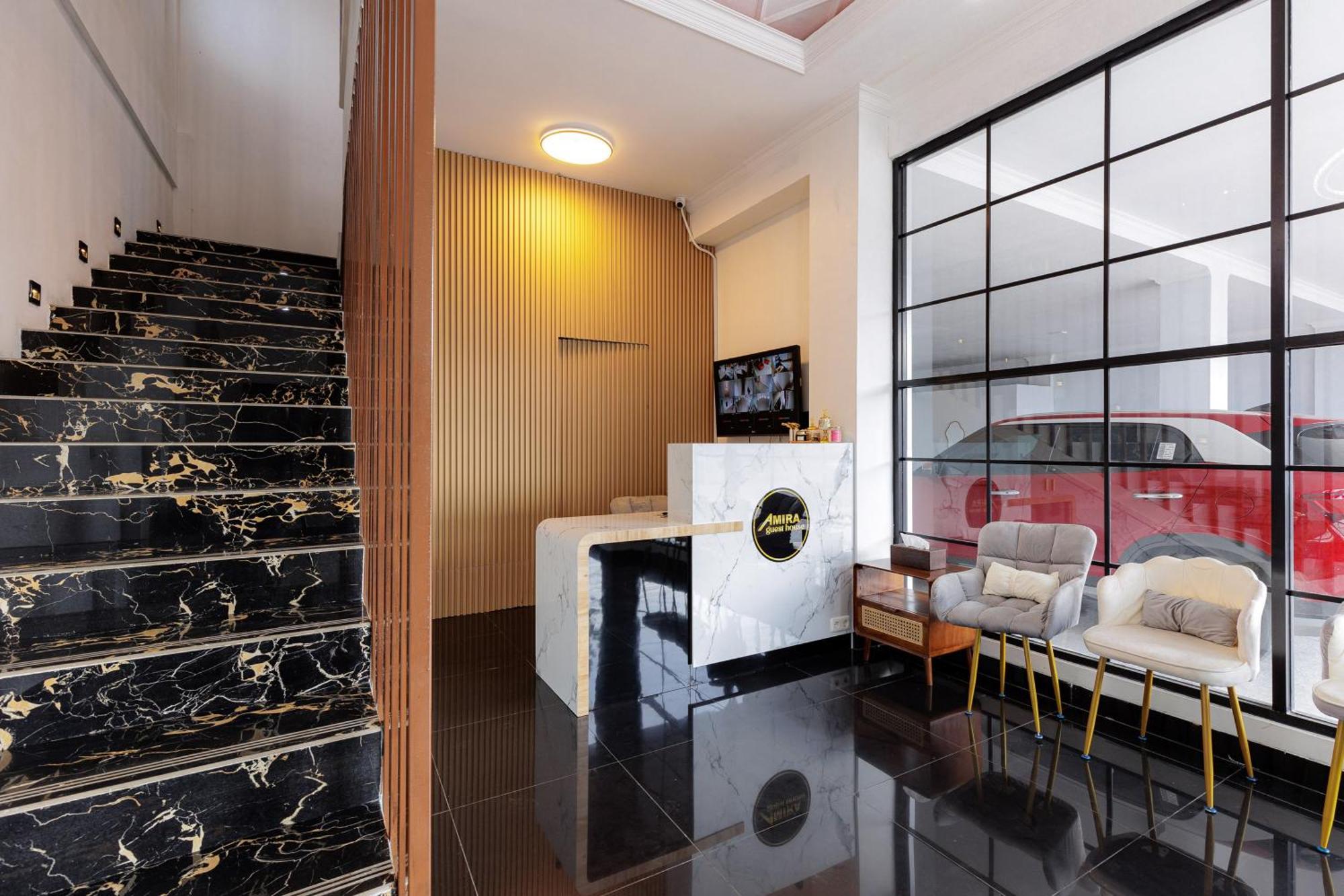 Urbanview Hotel Amira Syariah Bogor Pamoyanan Экстерьер фото